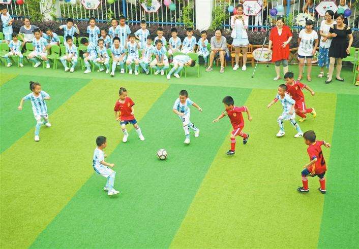 重磅：足球踢進幼兒園，“足球從娃娃抓起”真正實現(xiàn)